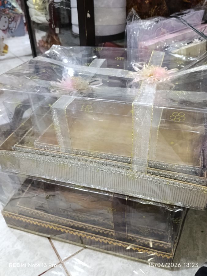 Kotak Seserahan - Brown & White + Mika