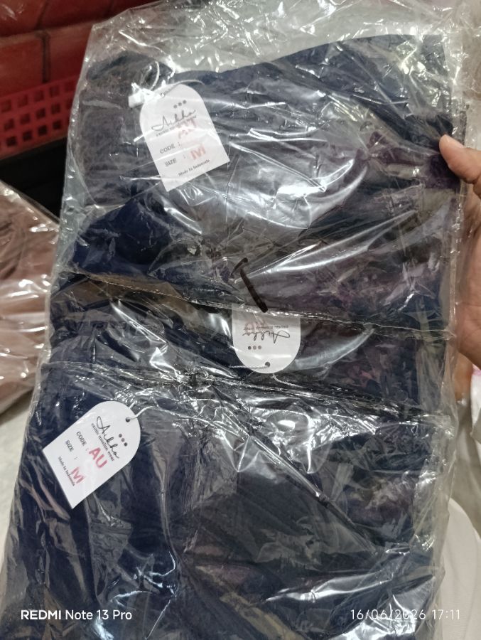 Aikha - Bergo Navy M