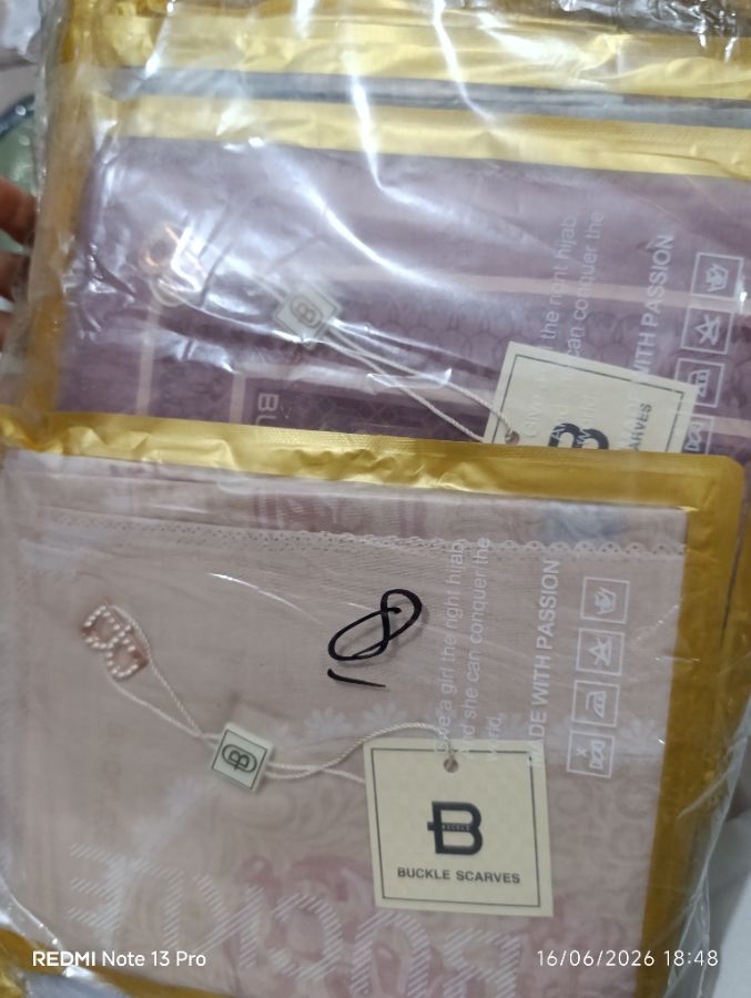 Buckle Scarves - Motif Bunga