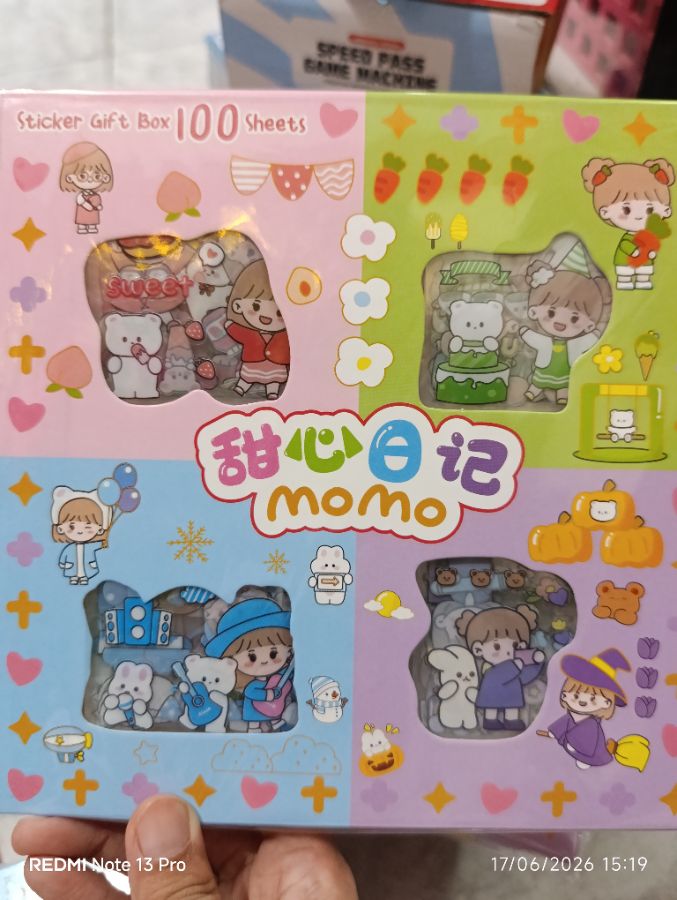 MOMO - Stiker Box 