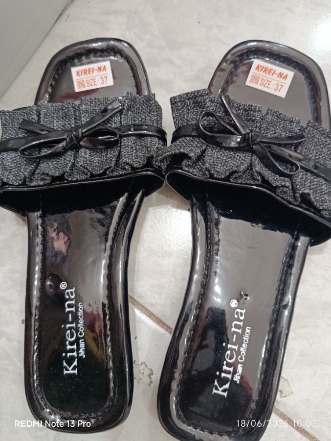 Kirei-na - Sendal Hitam Pita Size - 39