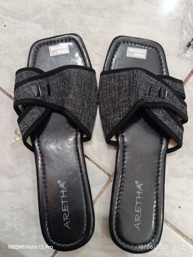 Aretha - Sendal Selop Hitam Abu Size - 37