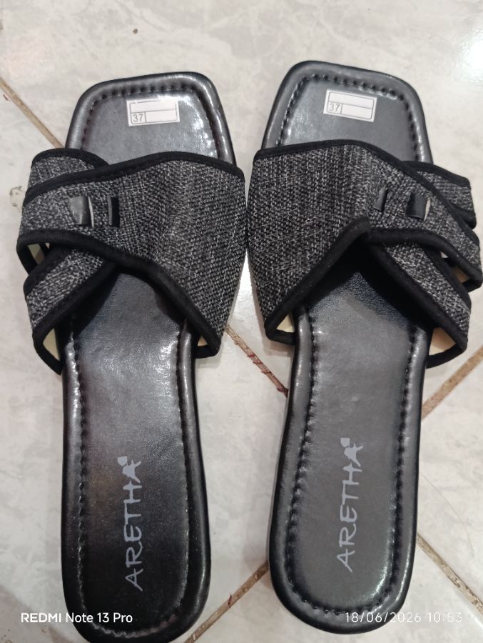 Aretha - Sendal Selop Hitam Abu Size - 38