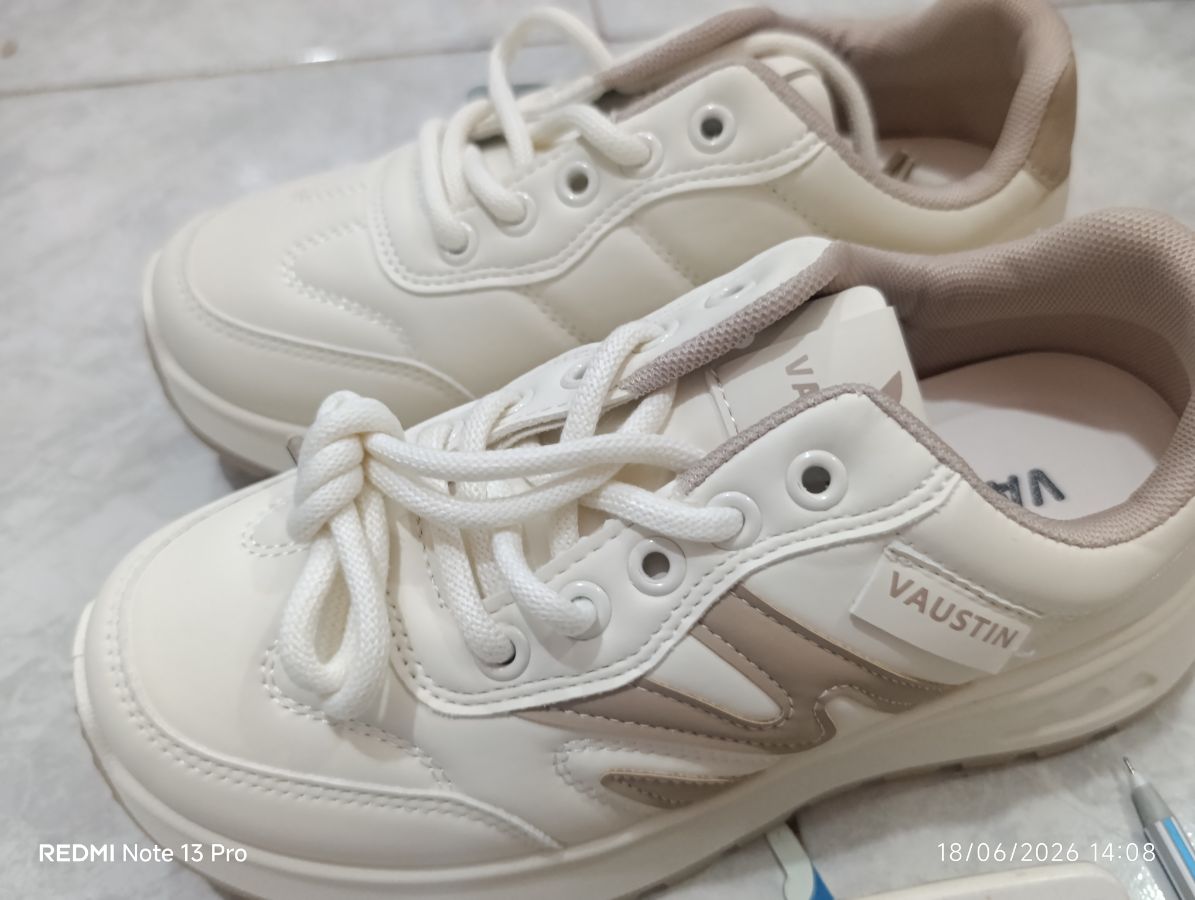 VAUSTIN V51 - Sepatu Warna Cream Size - 38