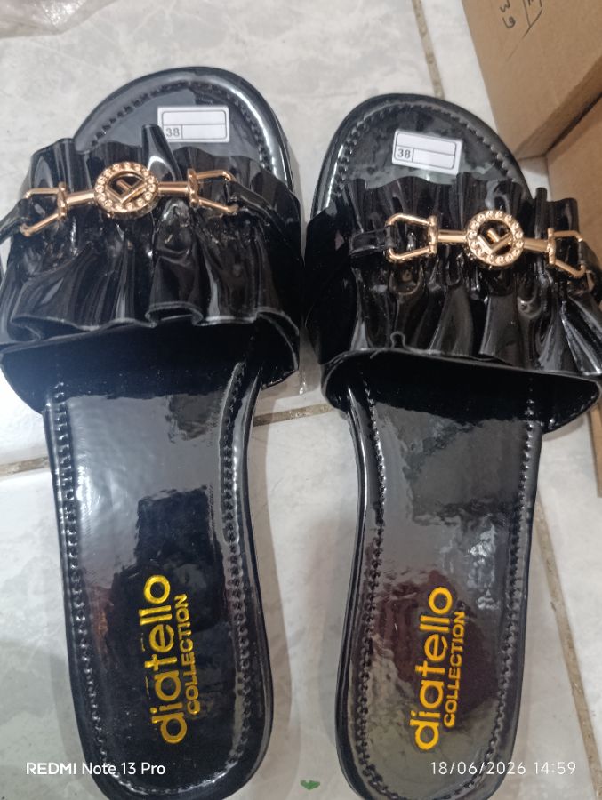 Diatello - Selop Hitam Gold Size - 38