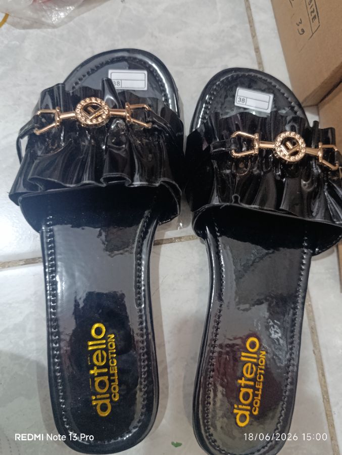 Diatello - Selop Hitam Gold Size - 40