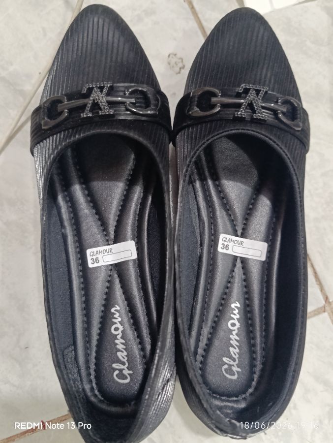 Glamour - Flatshoes Hitam - Size 38