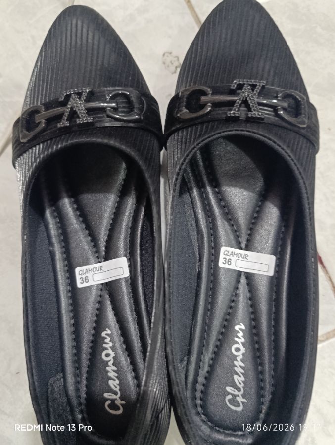 Glamour - Flatshoes Hitam - Size 40