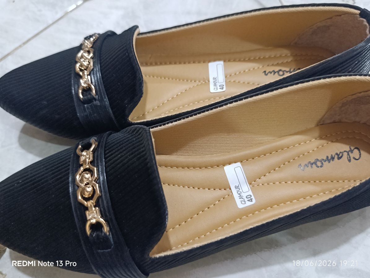 Glamour - Flatshoes Hitam - Size 37