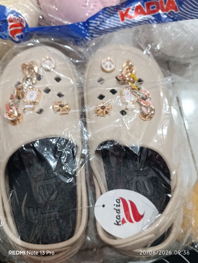 Kadia - Sandal Crocs Cewek - Size 41
