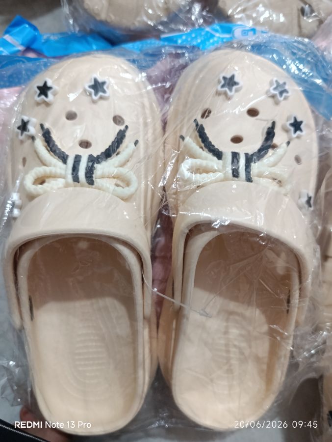 Gosome - Sandal Crocs Cewek - Size 3637