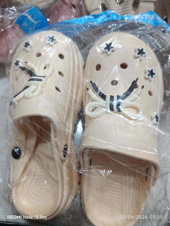 Gosome - Sandal Crocs Cewek - Size 4041