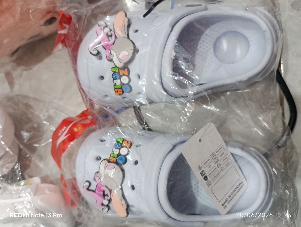 Zoo Topia - Sandal Crocs Anak - Size 2425