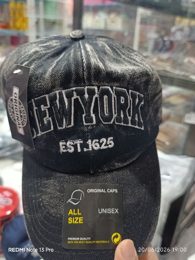 Topi Newyork EST 1625
