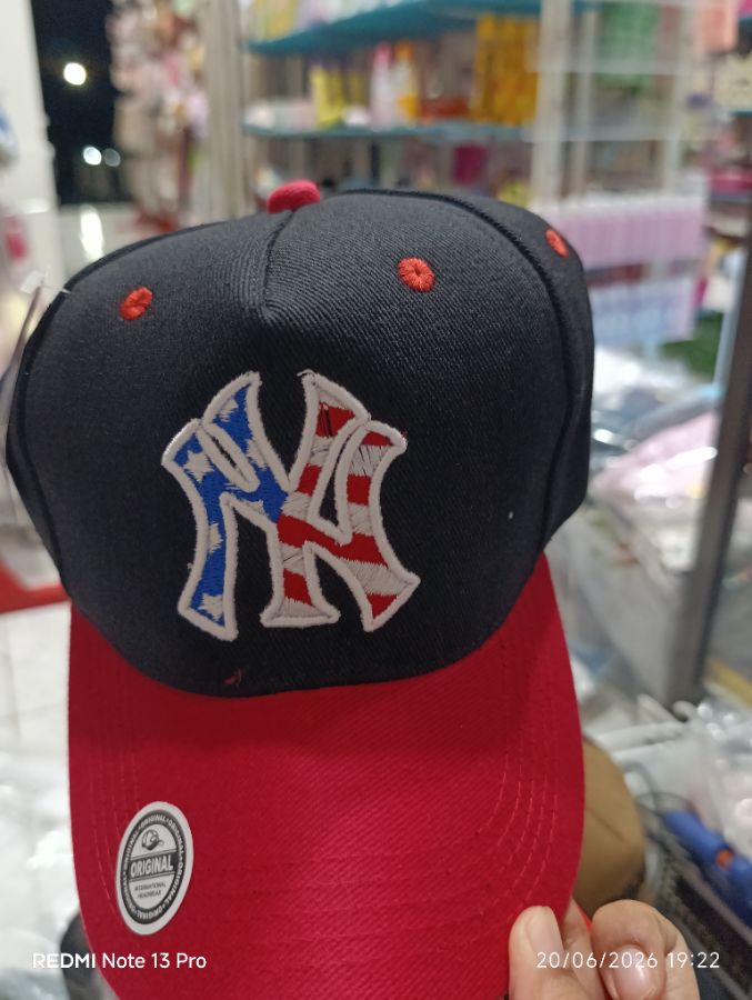 Topi Hip Hop