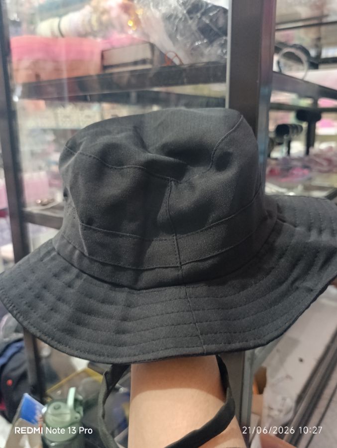 Topi Rimba Hitam
