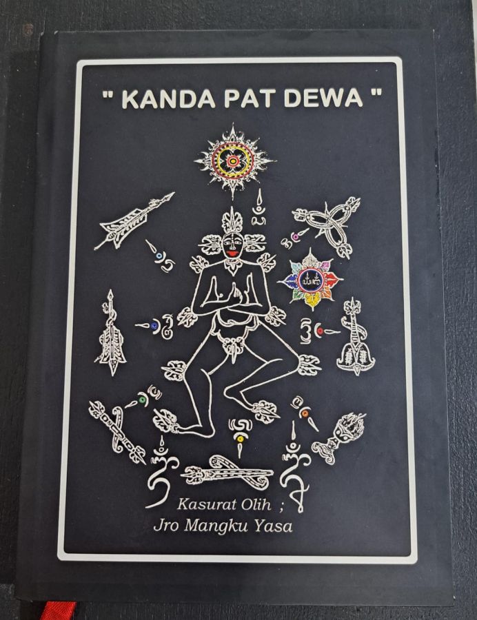 Buku Kanda Pat Dewa Agama Hindu Mangku Yasa