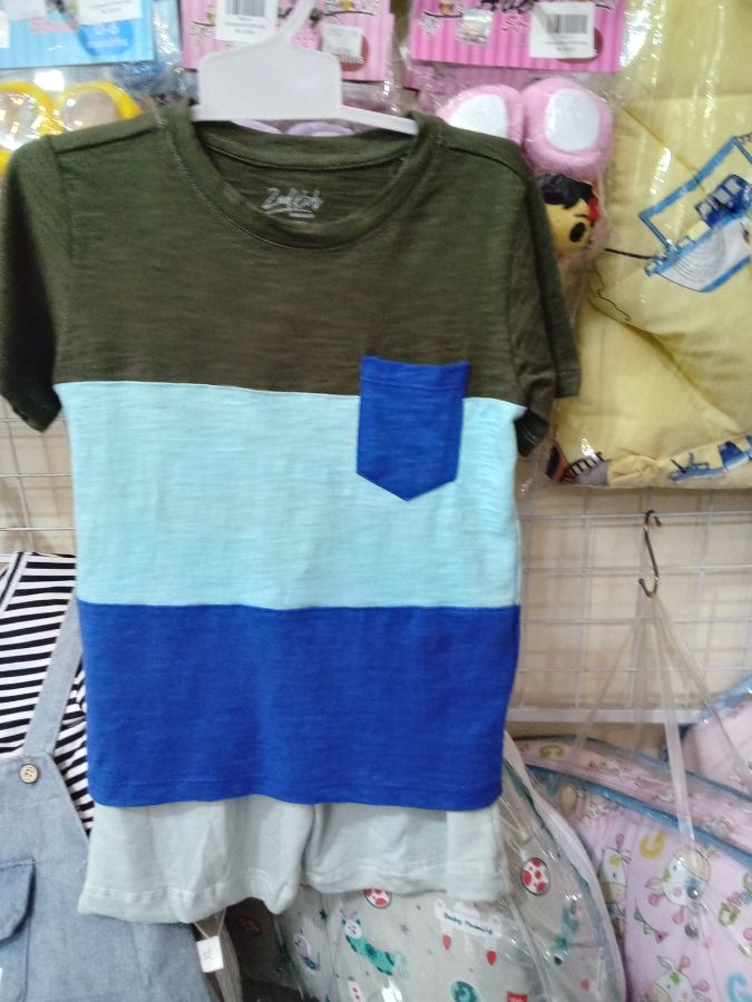 Setelan kaos cowok