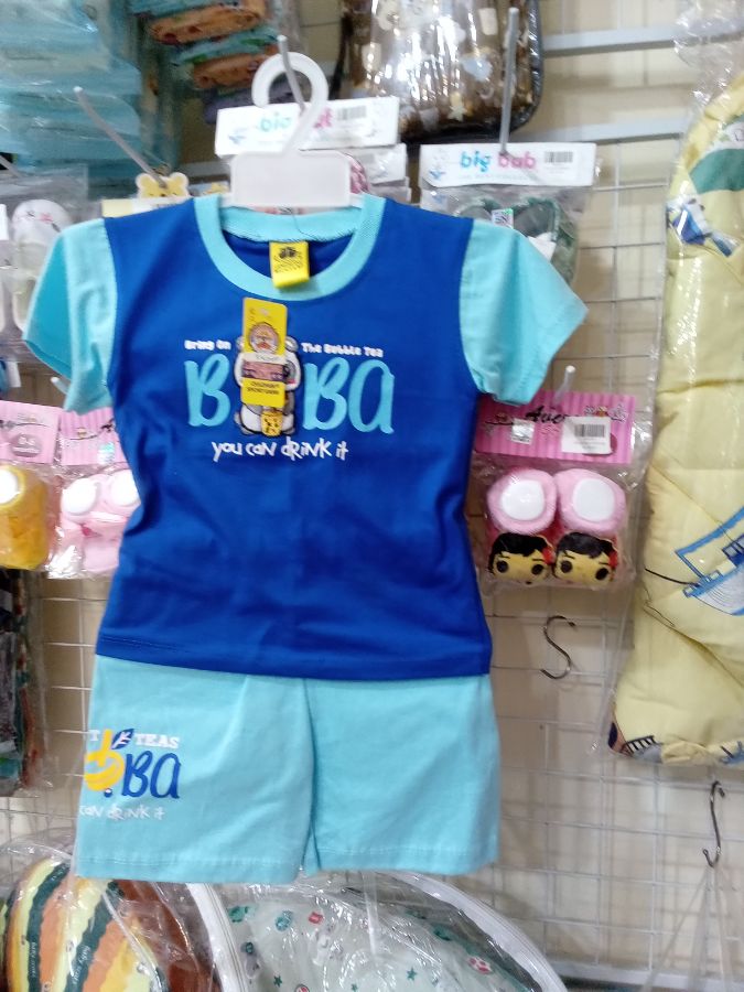Setelan kaos boba