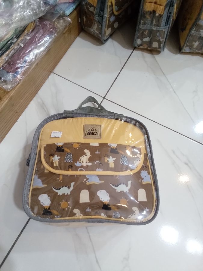 Tas kecil nia seri dino
