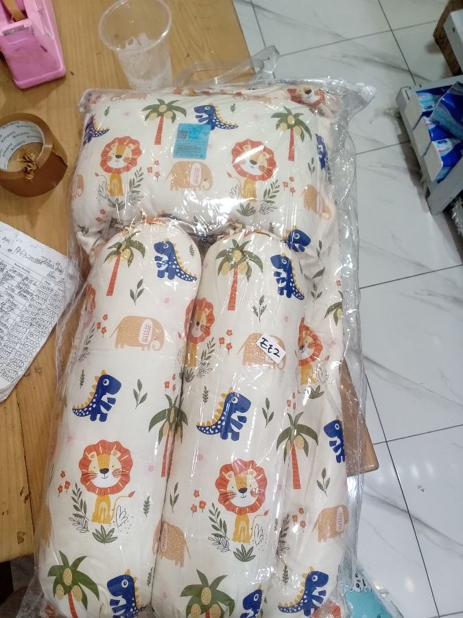 Bed cover mesno