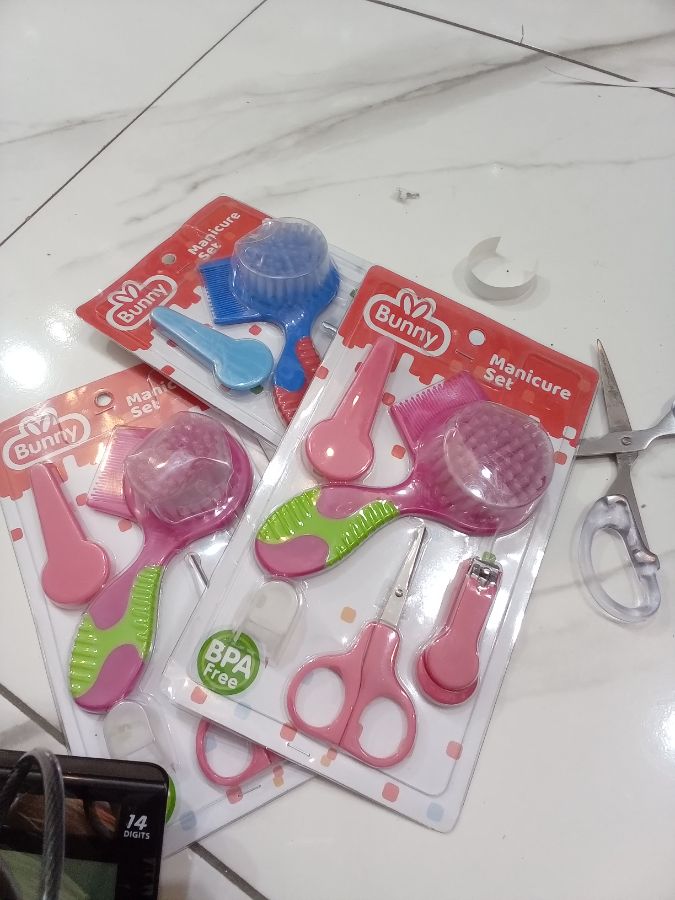 Manicure set bunny