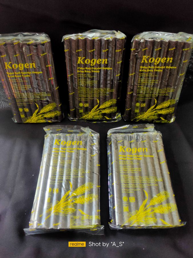 Astor kongguan item/coklat