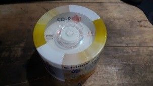 CD R Putih