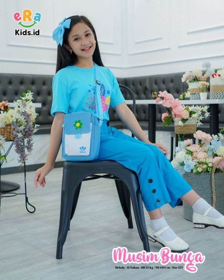 Set erakids musim bunga biru