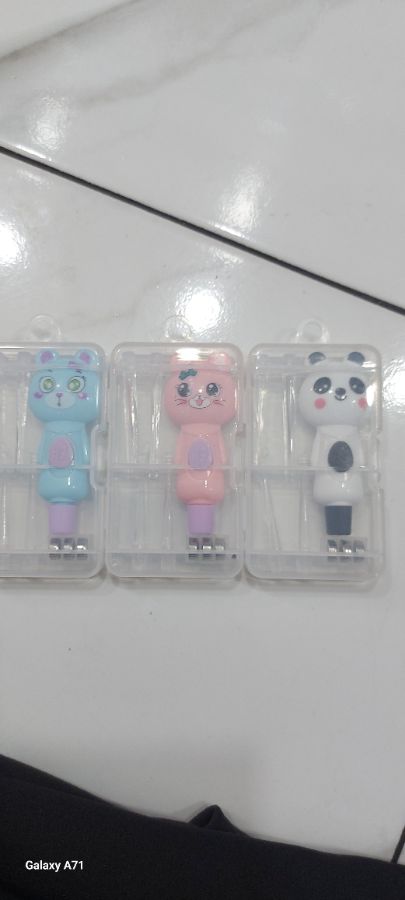 Korek kuping lampu karacter