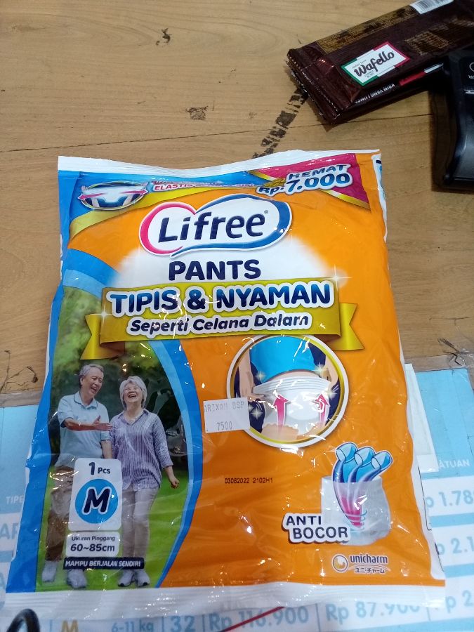 Pampers lifree M