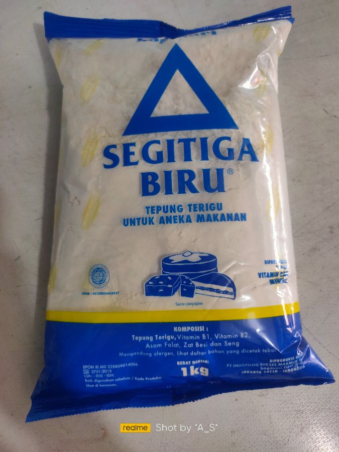 Tepung seitiga biru