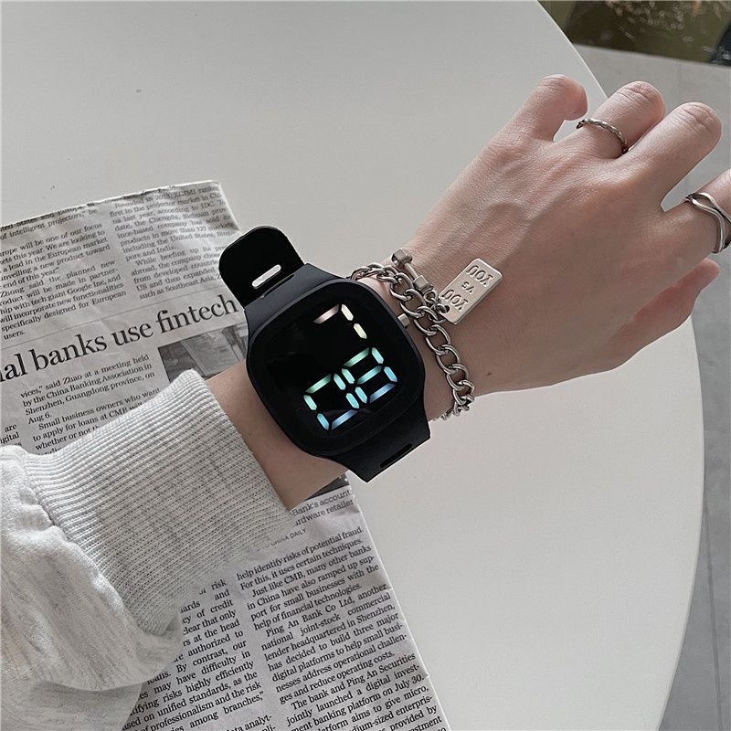  Jam Tangan Wanita A0199 Jam Elektronik Persegi Variasi: Hitam