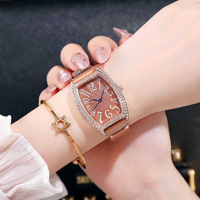  Jam Tangan Wanita A0149 Jam tangan kuarsa sabuk magnetit persegi gaya Eropa dan Amerika Variasi: mawar emas