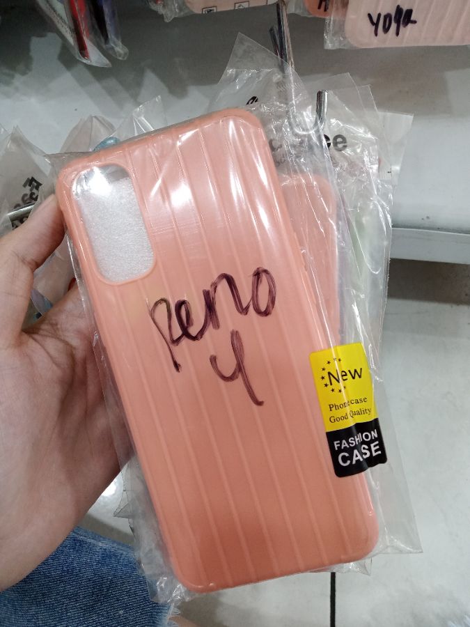 Macaron Reno 4
