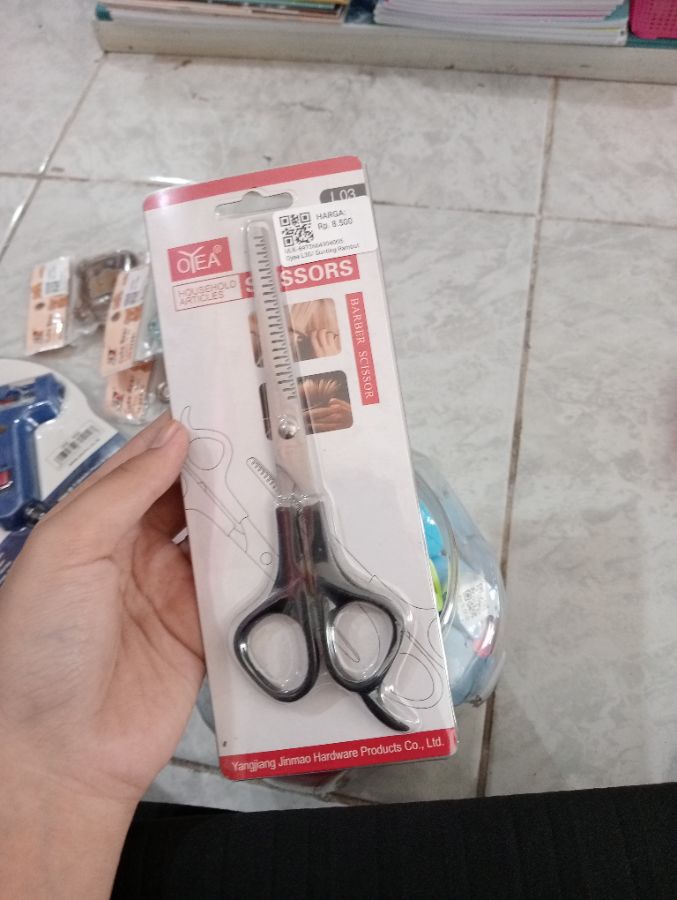 Oyea L30/ Gunting Rambut 