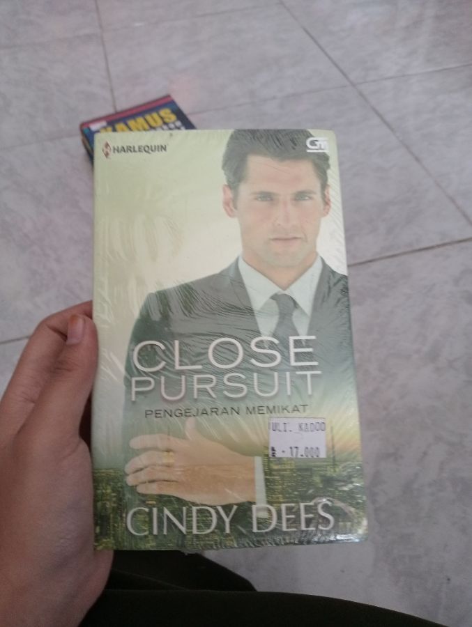Novel Close Pursiut/ Cindy Dees 