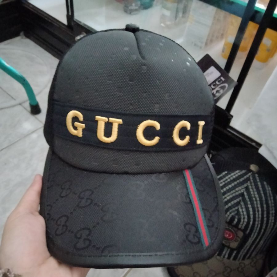 Topi Gucci Hitam