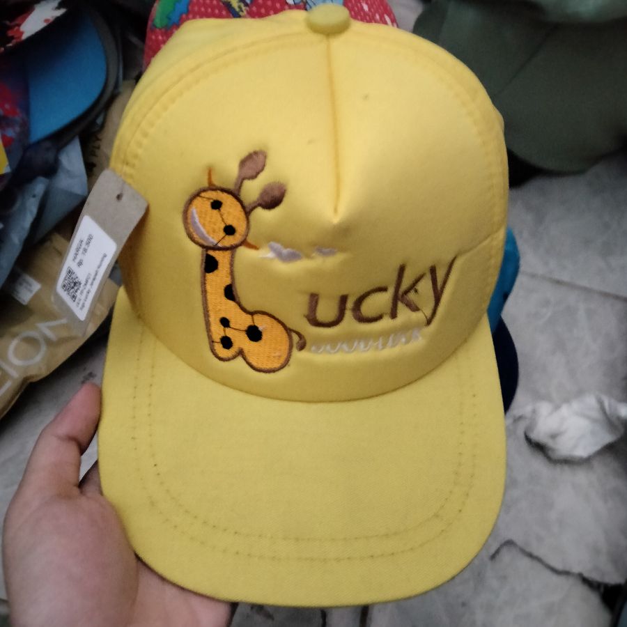Topi Lucky Jerapah Kuning 