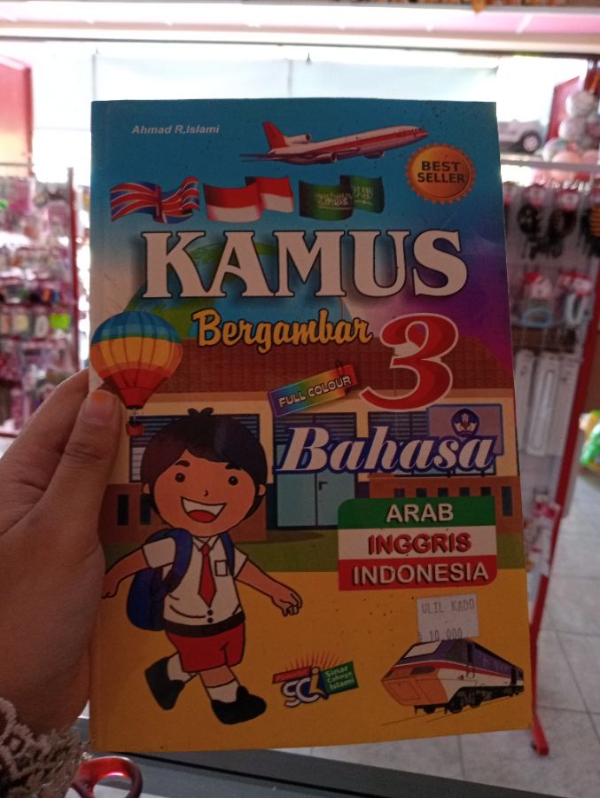Kamus Bergambar 3 Bahasa 