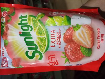 Sunlight Korea Strawberry 560ml