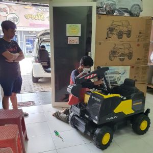 Ve 888 Kuning Excavator Elektrik 