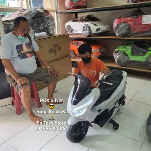 M 988 Silver Honda PCX Lisensi no Garansi