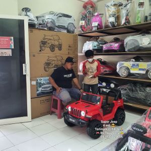 YKT 938 Merah Super Jeep 4 WD