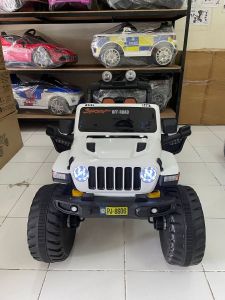 PJ 8606 Putih Jeep Big Foot 4 WD