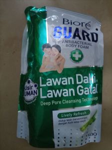 Kao Biore Body Foam Guard Antibacterial 400ml