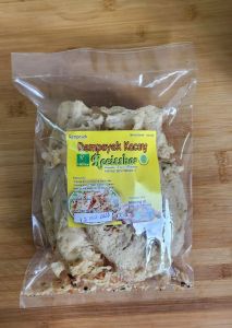 Rempeyek kacang 