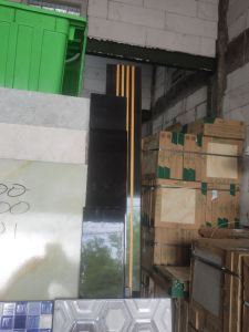 Lis Granit Hitam 10x60