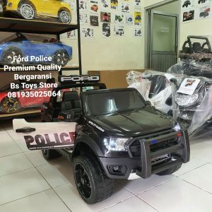 F 150 RP Hitam Ford Police Lisensi Ban Karet