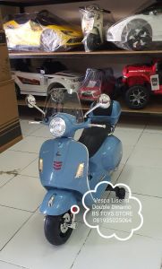P 711 Biru Motor Vespa Lisensi 